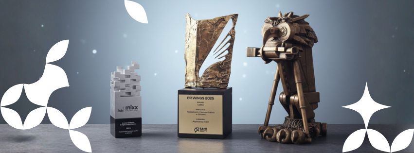 zdjęcie trzech statuetek na srebrnym tle