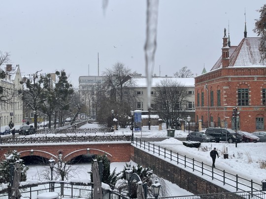 zimowy krajobraz okolice starego miasta w Gdańsku kanał Raduni 