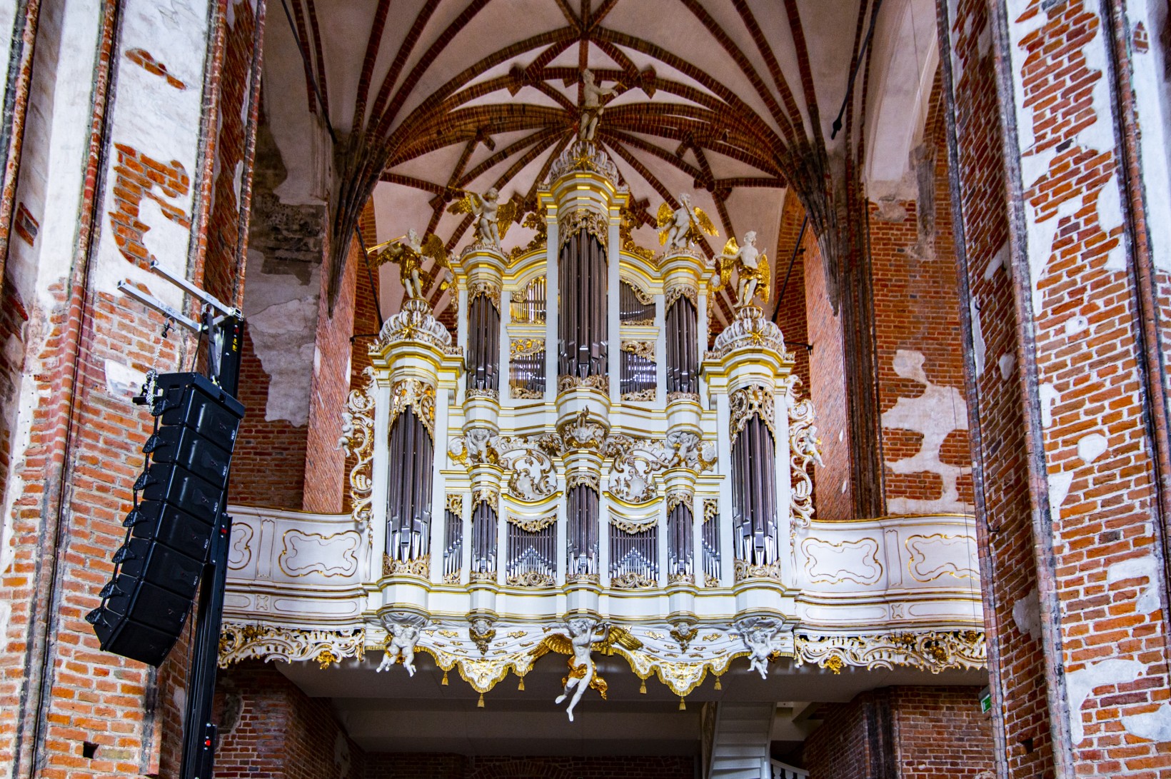 zdjęcie organów bocznych w Centrum św. Jana w Gdańsku