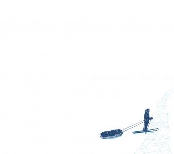 Co wyłania się z bieli? Ilustracja Bartłomieja Ignaciuka przedstawia małą postać ludzką w prawym dolnym rogu. Postać jest na nartach i ciągnie za sobą sanie. Przed nim rozpościera się zlodowaciała rzeka.