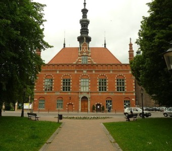 zdjęcie ratusza staromiejskiego od frontu 