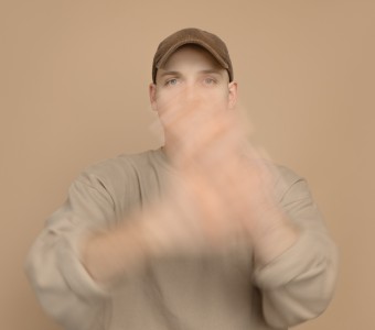 zdjęcie - portret młdego mężczyzny Maksa Łąpińskiego
