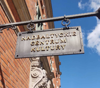 zdjęcie wejścia do NCK Gdańsk